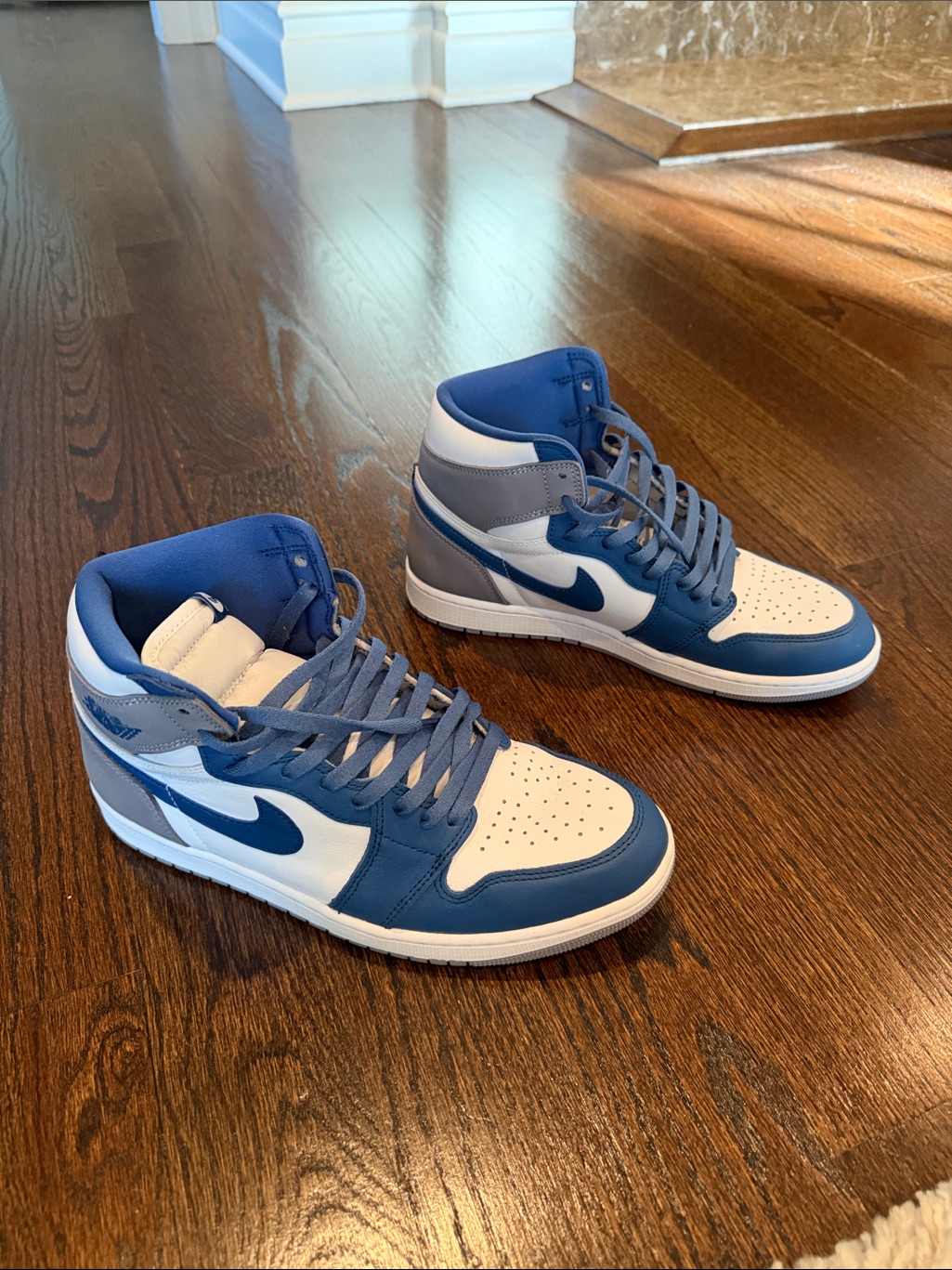 Jordan Men's High-Top Sneakers White And Blue